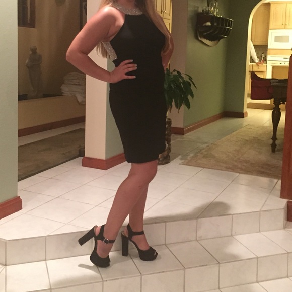 Little black dress - Picture 4 of 4